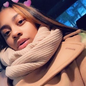 Meet your Posher, Sim